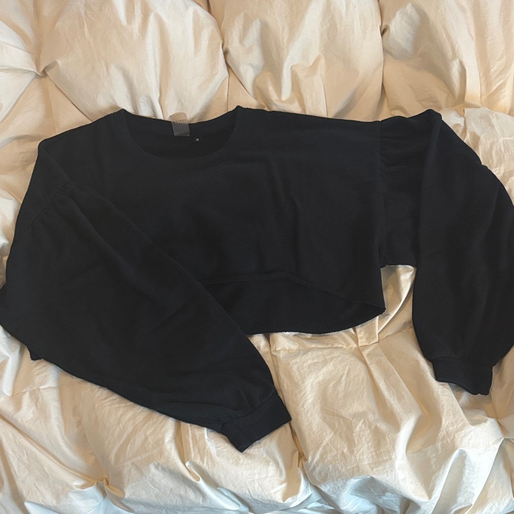 Cara Loren Black Cropped Sweatshirt